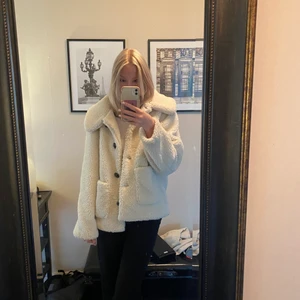 Vinterjacka NA-KD  - Oanvänd vinterjacka från NA-KD 