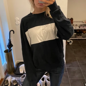 Sweatshirt💕 - Cool sweatshirt från weekday💕