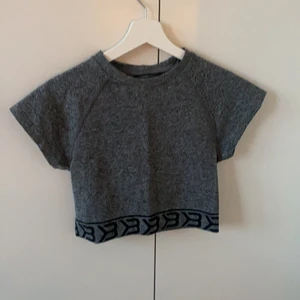 Better bodies tröja - Storlek L men är tight så passar mig med M/S också. Säljer för 150kr + 50kr frakt