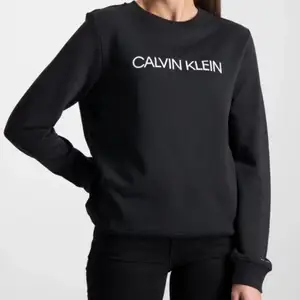 Sweatshirt från Calvin Klein. I storlek 164 (motsvarar XS). Använd ett fåtal gånger, i mycket gott skick.