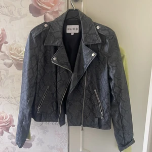 Skinnjacka från NAKD🖤 - Extremt cool men kommer tyvärr inte till användning, passa på!