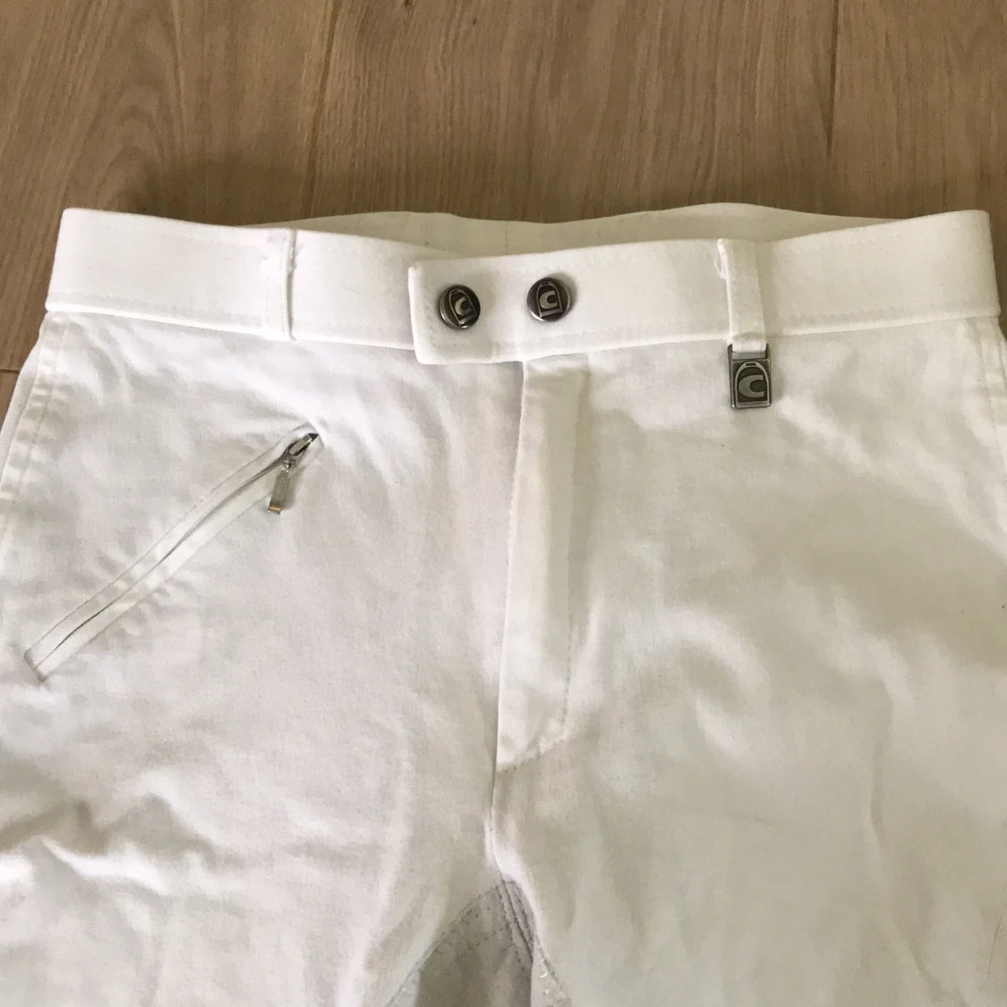 Vita ridbyxor  - 90