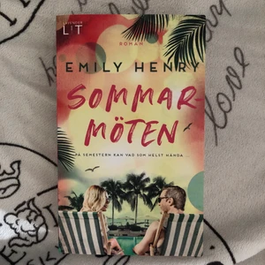 Sommar-möten - Den perfekta boken för sommaren? En härlig feel-good roman som kommer få dig att drunkna i fjärilar 🦋 – skriven av författaren Emily Henry! 