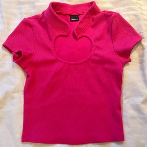 Topp - Fin topp som tyvärr inte kommit till användning. Bilden från hemsidan visar färgen på plagget tydligare! 💘