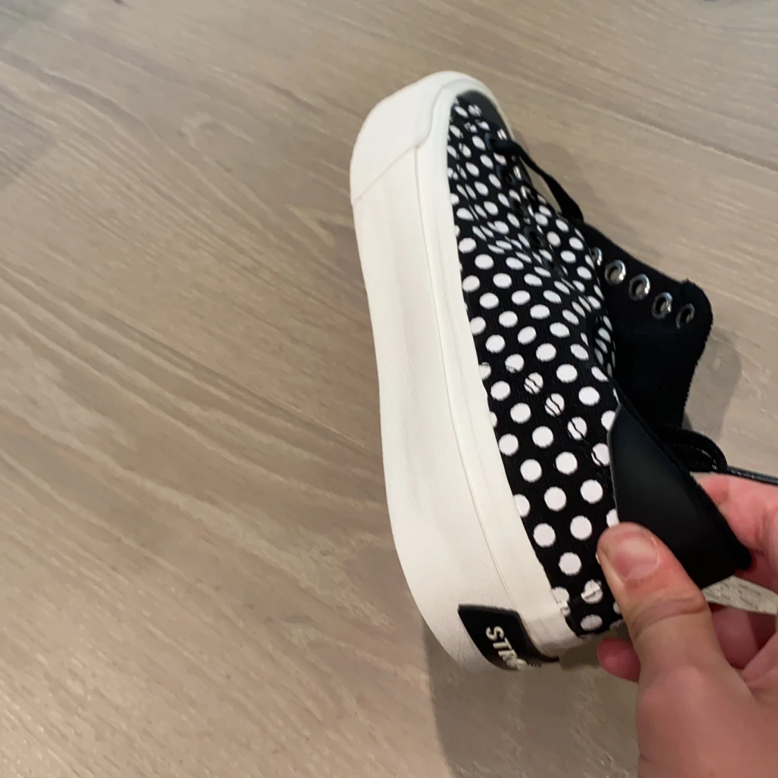 Prickiga straye skor -100kr i rabatt bara idag - 91