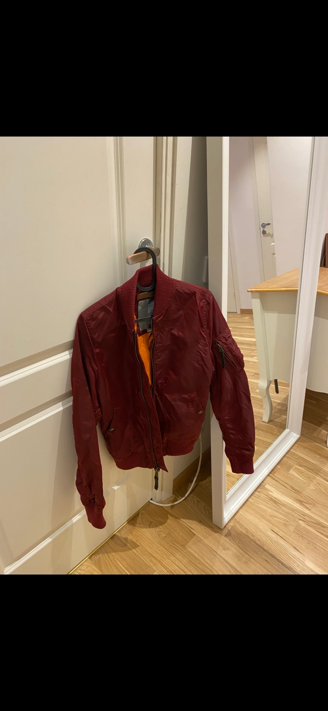 Bomber jacka, oanvänd