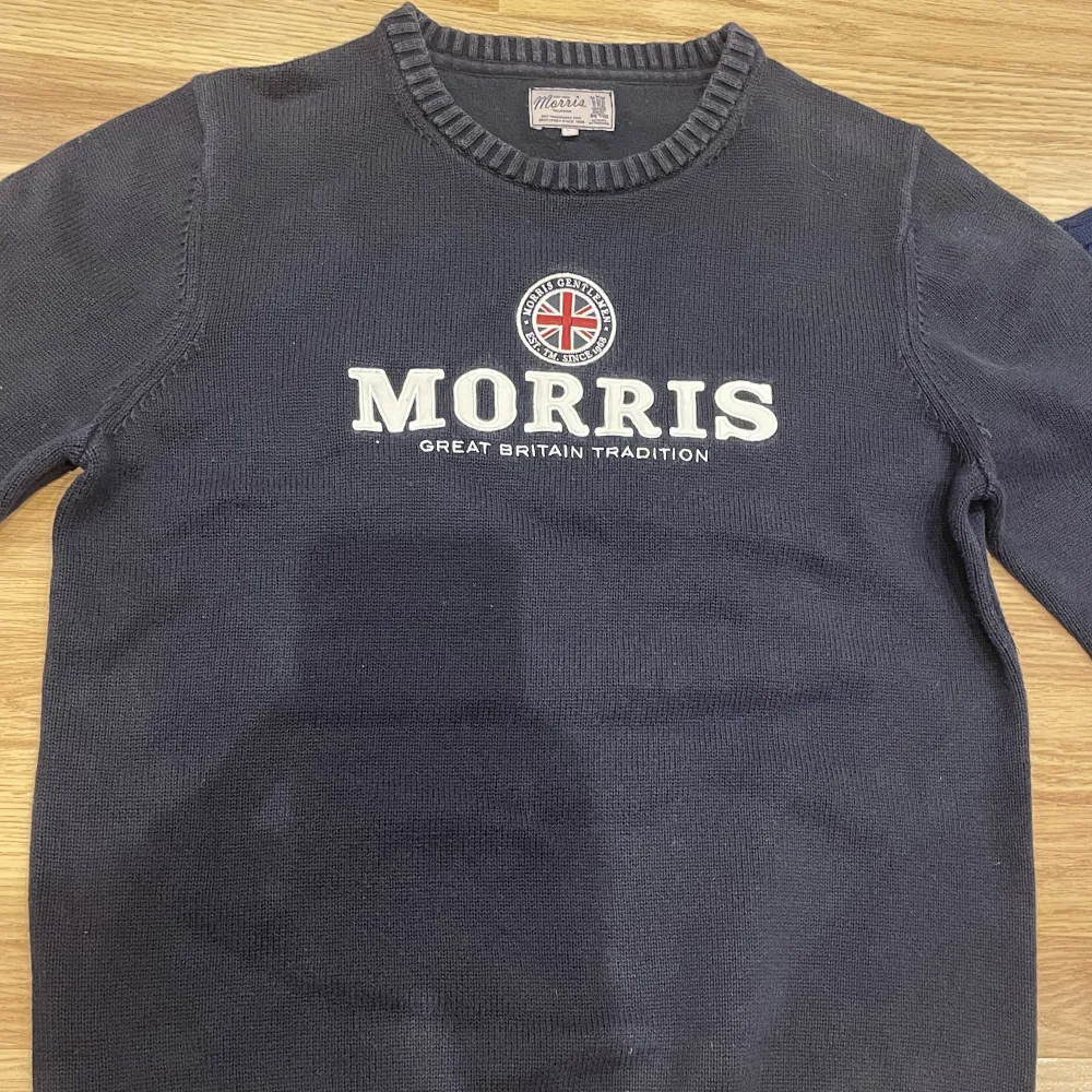 Äkta Morris tröja i storlek L.  Tröjan är i mycket bra skick Skriv vid eventuella frågor.. Tröjor & Koftor.