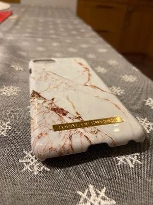 Skal - Ett fint marmor skal för iPhone 7  Använt 1 gång