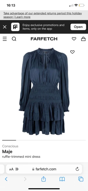 Maje klänning  - Säljer min jättefina majeklänning! Storlek 36/ S vilket är den minsta storleken dem har i den här modellen. Passar mig som är en normal XS också. Använd ca 2 gånger så har inga defekter. Nypris: 2195kr. Frakta eller mötas upp på Östermalm!🫶🏻