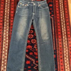 True religion jeans - Säljer igen då förra köparen strula me betalning. Ett par true religion brallor i strl 32x34 passar mig som är 186 cm 