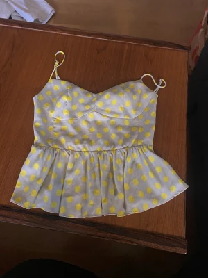 Prickig topp linne zara - Använd 1 gång💕