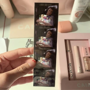 taylor swift #1 🤍 - ett funktionellt men trots det en snygg samt prisvärd bokmärke från IOVEMARKS UF swift kollektion! (1/4) skriv för frågor fina ni 🤍