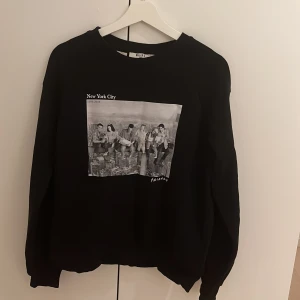 Tröja - Friends-tröja från Nakd som är i storlek S. Typ aldrig använd💗