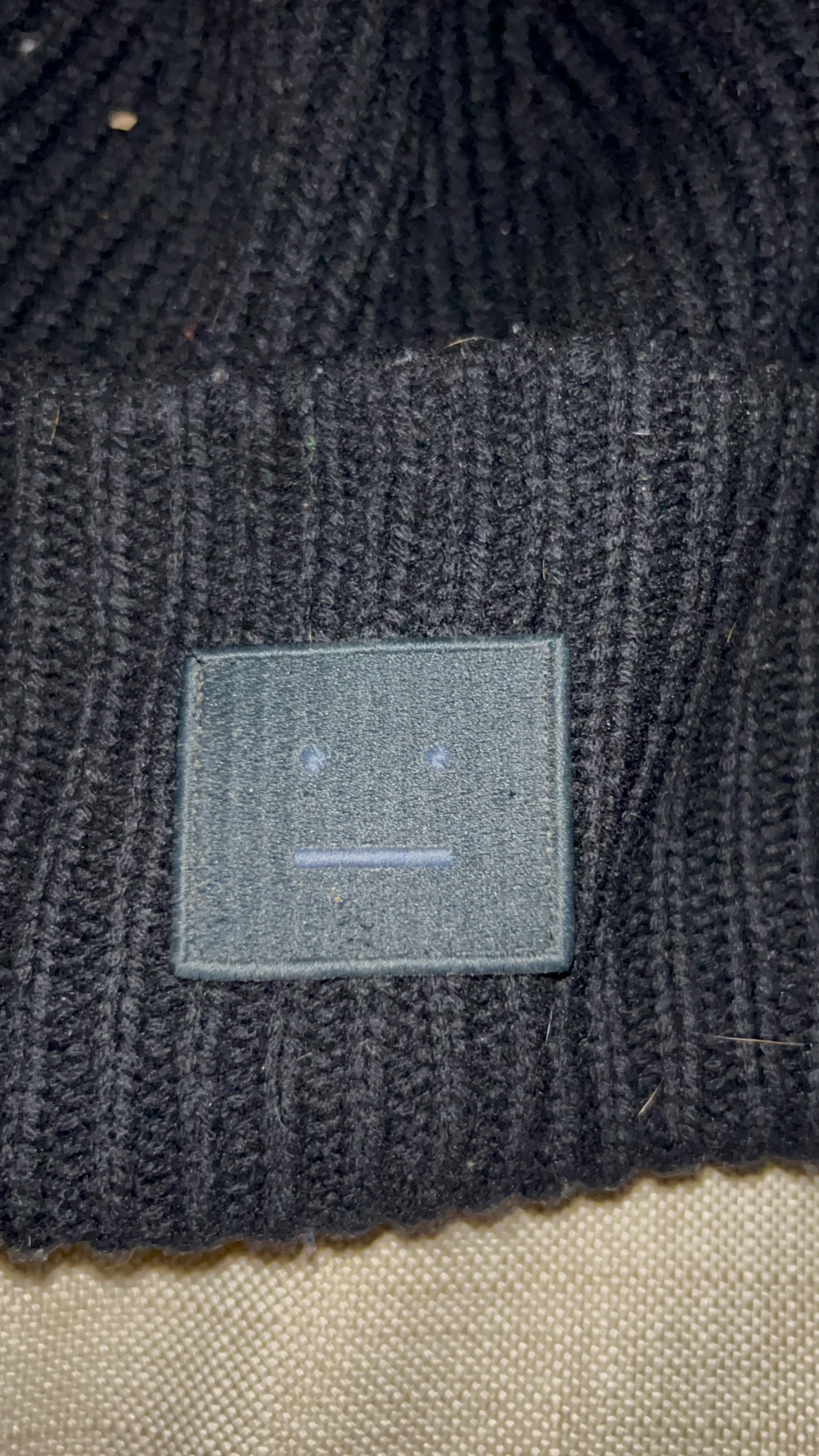 Acne Mössa - 90