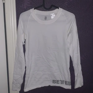 Träningströja - En vit träningströja från better bodies