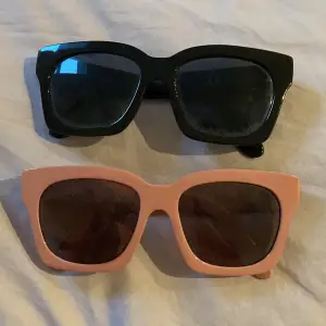 Säljer solglasögon som jag använt ett fåtal gånger pga rensning! 25kr styck!