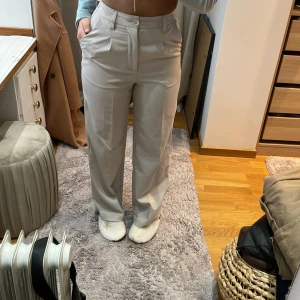 Kostymbyxor  - Breda kostymbyxor 