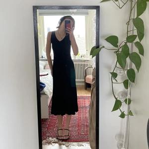 Stickad klänning - Så fin stickad kläning som inte kommer till användning!💓 från mango och använd fåtal ggr