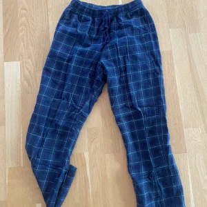 Gröna pyjamasbyxor Uniqlo - Storlek s men rätt korta i längden