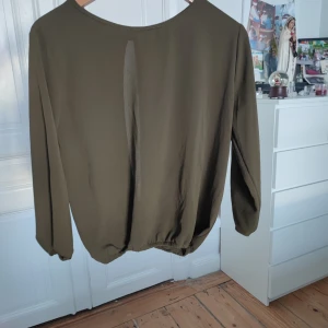 Långärmad blus - Långärmad blus M
