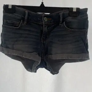 Korta shorts, perfekta för sommaren, nypris 500kr