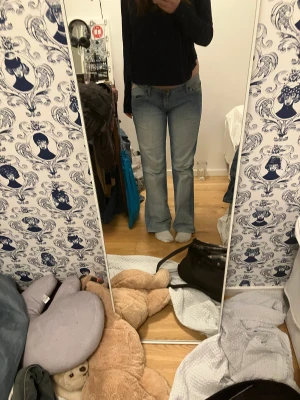 Replay jeans!💓 - Skit balla jeans ifrån replay, har en jätte fin färg med gulliga detaljer! Säljer då jag inte gillar hur dem sitter på mig 🙌