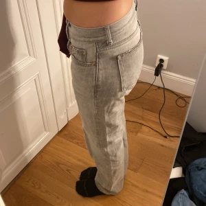 Jeans - Säljer dessa jeans från Gina tricot eftersom att de inte kommer till användning längre 