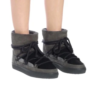 INUIKII SKOR - Skor från INUIKII köpta för 1500kr hör på plick, och använt dem Max 5 gånger efter inköp. 8/10 i skick❤️ Nypris 2600kr. Skriv gör egna bilder 🫶🏼