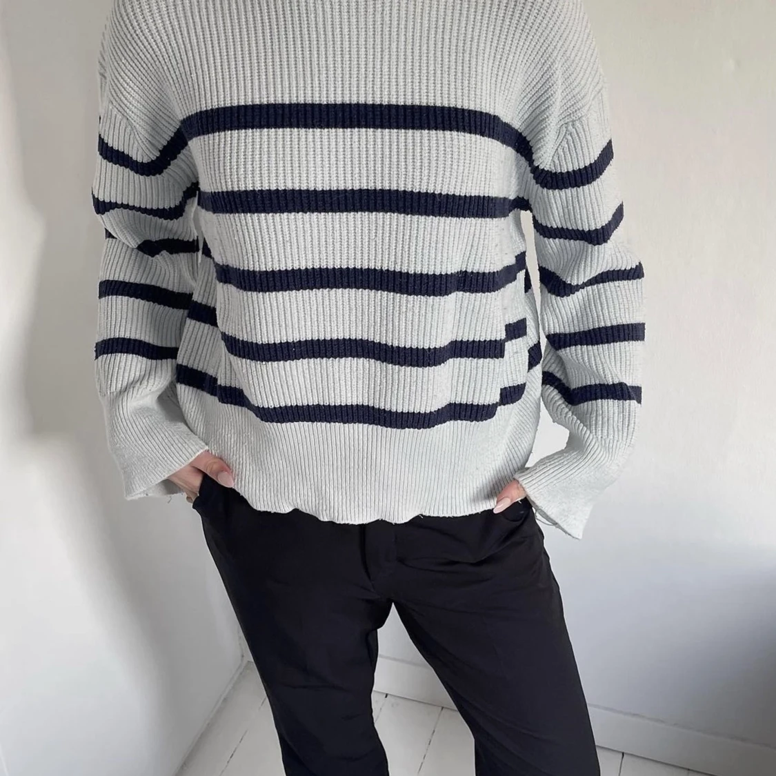 Stickad tröja 🤍 - 90