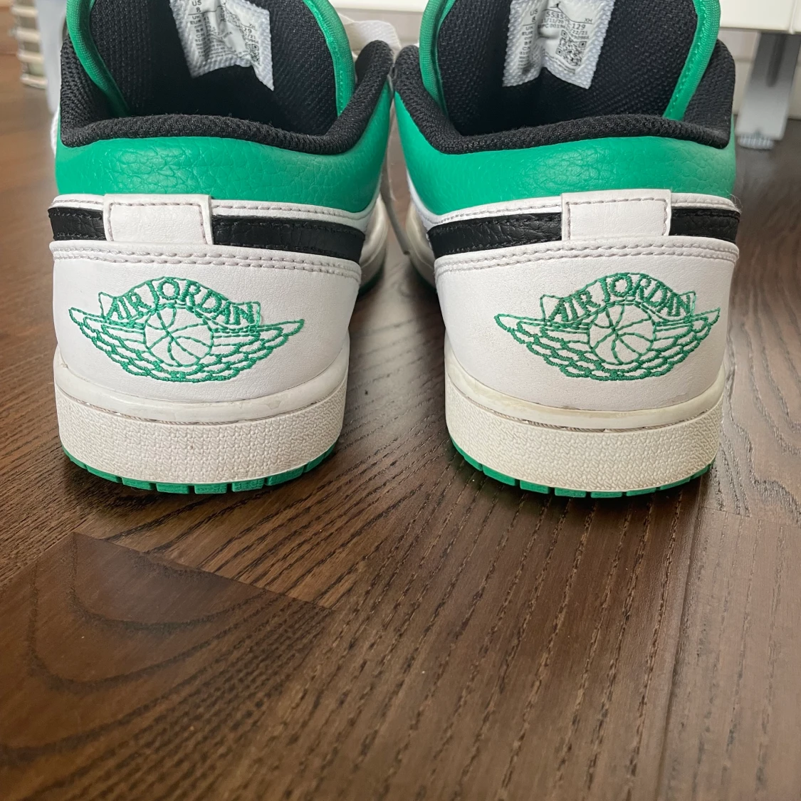 Jordan 1 Low ”White Lucky Green” - 90