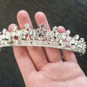 Tiara för brud eller brudtärna 