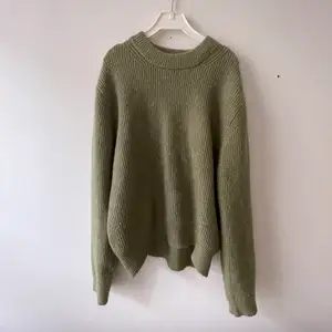 Stickad grön zara tröja i bra skick size 13-14 cm 164