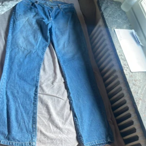 Butcat jeans  - Säljer mina butcat byckor pågrund av för liten stolek, dem är använda 3 gånger, allting är helt inga trasiga sömmar. Säljer för 250, Ny pris 599