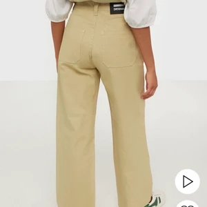 Dr Denim byxor - Säljer dessa snygga Dr Denim byxorna pågrund utav att de inte kommer till användning och är för stora för mig, stl L/32💕