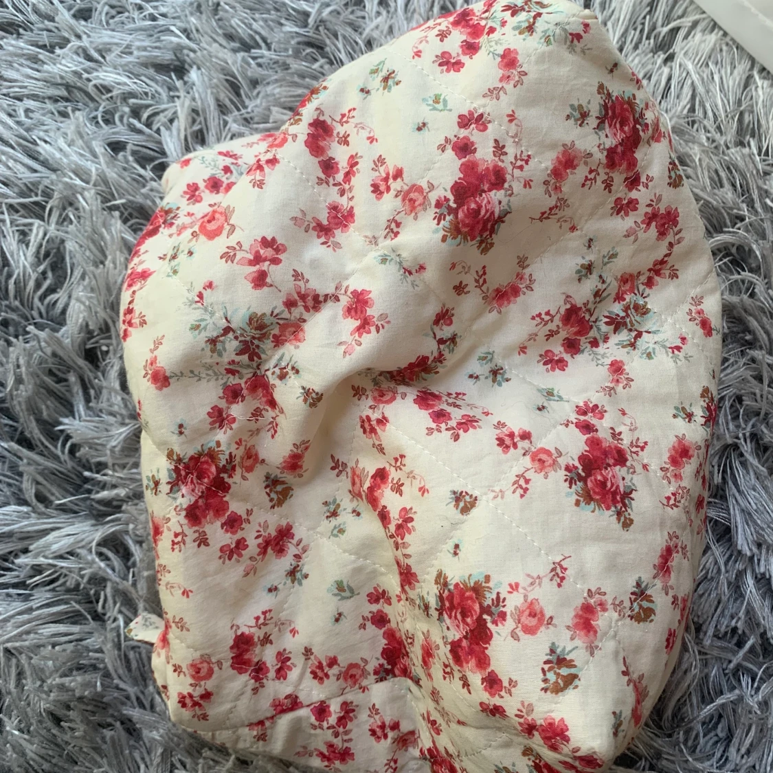 Söt blommignecessär - 90