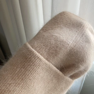 Mössa - Aldrig använd, Kashmirmix och bomull! Endast en kvar i lager så högsta bud eller köp direkt för 289kr