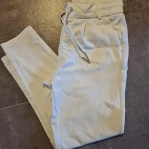 Kostym leggings - Sköna leggings som passar till mycket, aldrig använda.