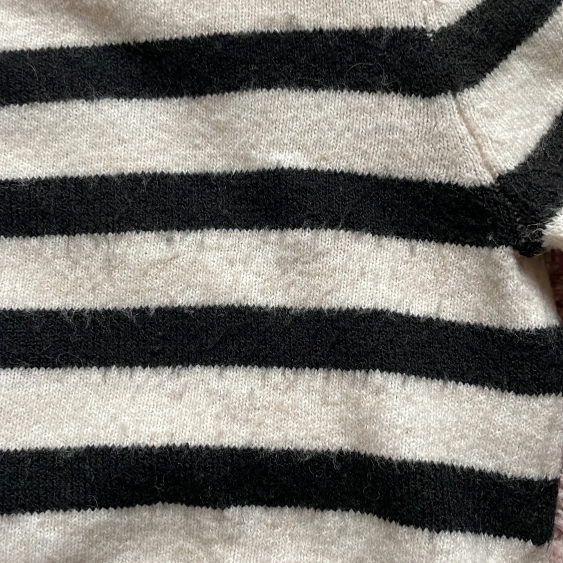 Randig stickad tröja - 91