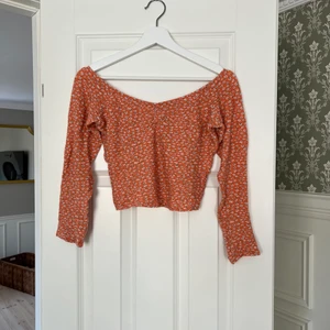 Topp från Bershka - Söt topp från bershka, lättanvänd. 