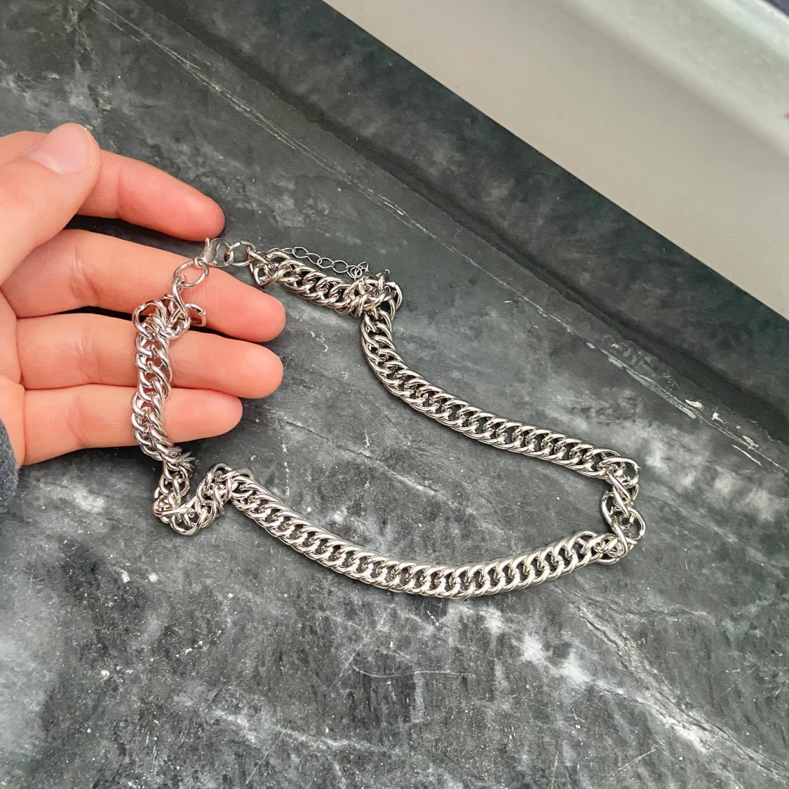 Oanvänt halsband - 91