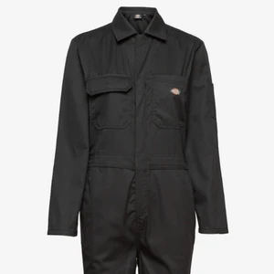Dickies overall  - Sååå fet overall från dickies. Oanvänd. Storlek xl men extremt liten i storleken, mer som en M