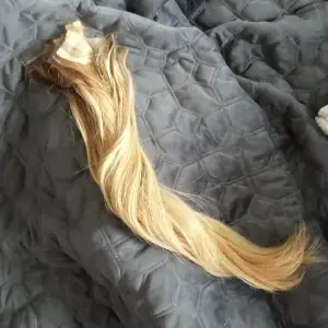 Olika blonda nyanser för ett naturligt utseende, Rapunzel premium hår, 32 slingor, de behöver ny tejp.