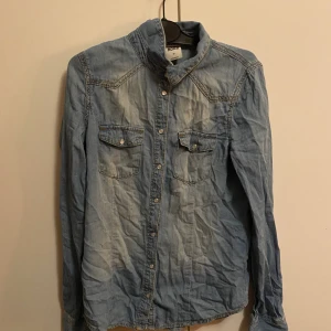  skjorta  - Aldrig använd Skönt material 