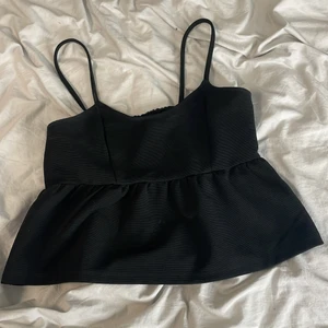 Topp - Jätte söt topp ifrån BIKBOK! Säljer då den är liter för stor och inte min stil längre. Storlek S💗 skriv privat för fler bilderbok 