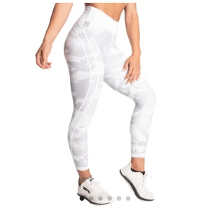 Better Bodies träningsthights  - Säljer mina favoritleggings då de blivit förstora för mig. Inte genomskinliga i mitt tycke. Har likadana i Svarta, vill man ha både säljer jag båda ihop för 500 kr 