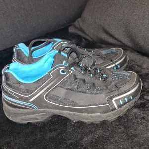 Everrest - Helt nya oanvända storlek 37