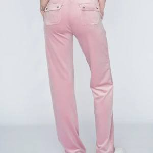 Juicy byxor - Säljer mina juicy byxor då jag tröttnat på dem och vill köpa en annan färg, använda fåtal gånger och är i väldeligt bra skick!