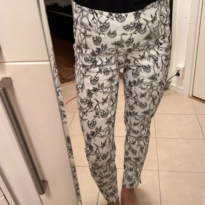 Daily Sports  - Super eleganta och klassiska stretchiga byxor från Daily Sports. Strl 32/XS 