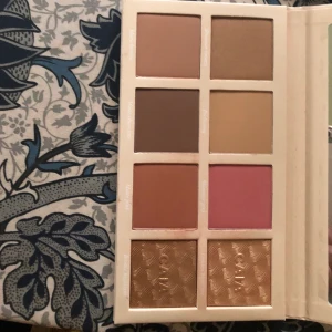 Palett - Oanvänd palett från caia 