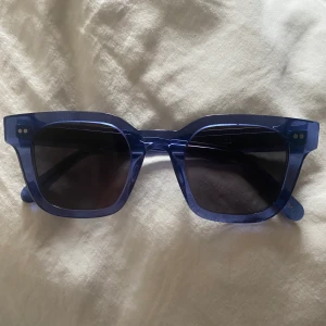 CHIMIS 004 - Säljer dessa blåa chimis i modellen #004 och i färgen Acai. Super fina och nästan som nya då jag haft på mig dom 2/3 gr. 400kr + frakt!💙har ej kvar varken låda eller duk